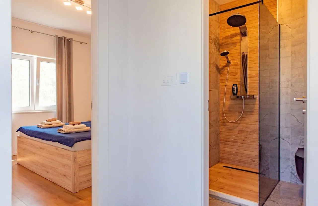 Beach Holiday Home With Private Jacuzzi & Parking Trogir Croatia
