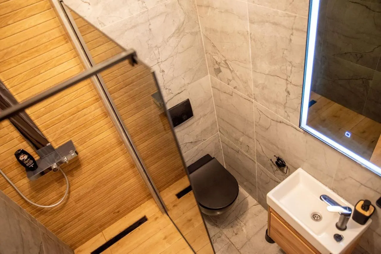 Beach Holiday Home With Private Jacuzzi & Parking Trogir